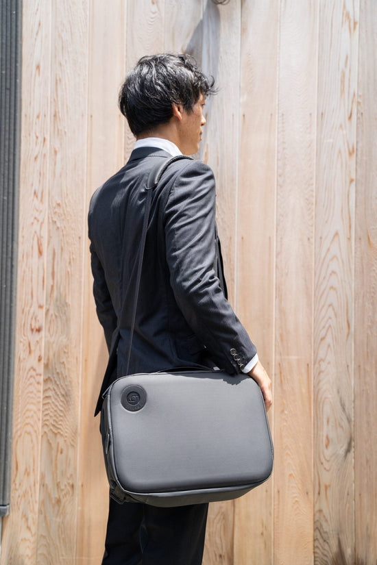 *NEW* SchuBELT: The Smart Bag with Retractable Straps!